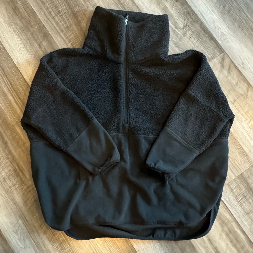 The NorthFace Quarter Zip Sherpa Jacket